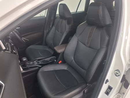 2025-Toyota-Corolla-Cross-18-XS-Hybrid_23