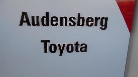 2025-Toyota-Corolla-Cross-18-XS-Hybrid_27