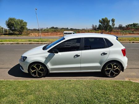 2022-Volkswagen-Polo-Vivo-14-Comfortline-5-dr_1