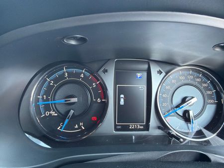 2026-Toyota-Hilux-28-GD-6-RB-Legend-55-Auto-Double-Cab_12