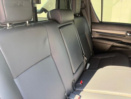 2026-Toyota-Hilux-28-GD-6-RB-Legend-55-Auto-Double-Cab_7