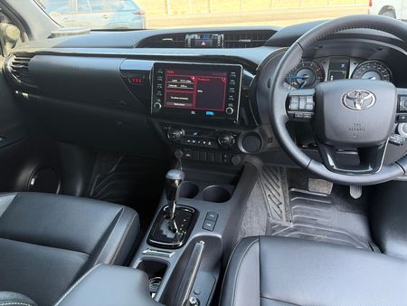 2026-Toyota-Hilux-28-GD-6-RB-Legend-55-Auto-Double-Cab_8