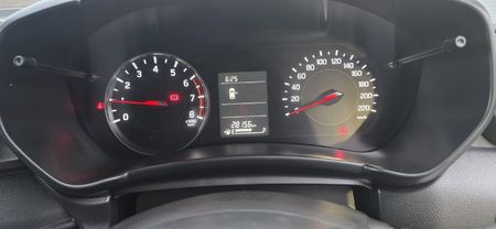 2025-Suzuki-Swift-12-GL_14