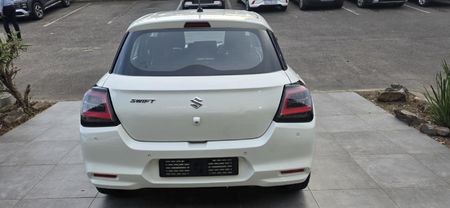2025-Suzuki-Swift-12-GL_5