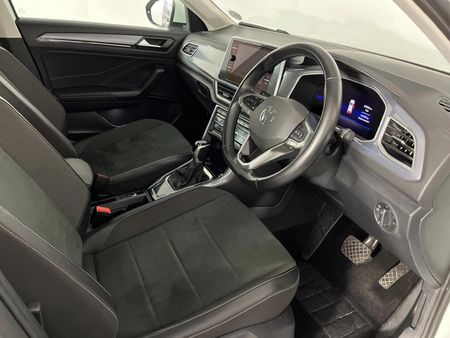 2024-Volkswagen-T-Roc-14-TSI-Design-Auto_9