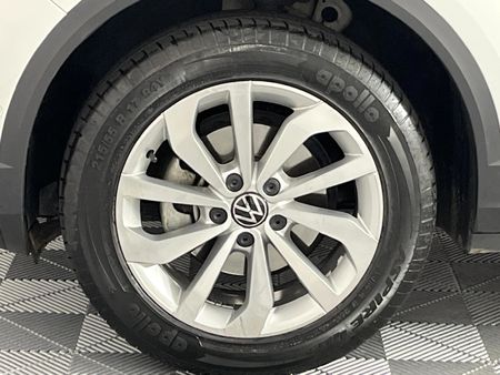 2024-Volkswagen-T-Roc-14-TSI-Design-Auto_4