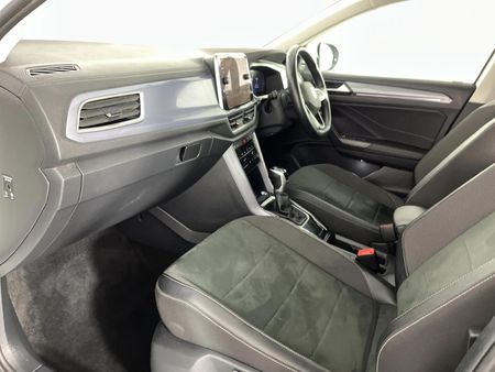 2024-Volkswagen-T-Roc-14-TSI-Design-Auto_8
