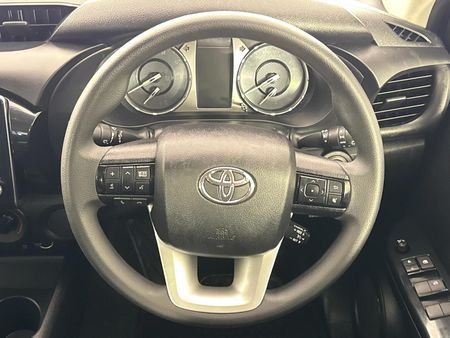 2023-Toyota-Hilux-24-GD-6-Raised-Body-Raider-Auto-Double-Cab_12