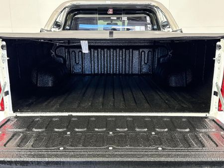 2023-Toyota-Hilux-24-GD-6-Raised-Body-Raider-Auto-Double-Cab_13