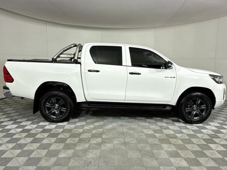 2023-Toyota-Hilux-24-GD-6-Raised-Body-Raider-Auto-Double-Cab_18