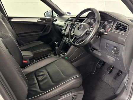 2017-Volkswagen-Tiguan-20-TDI-Comfortline_9