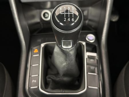 2017-Volkswagen-Tiguan-20-TDI-Comfortline_10