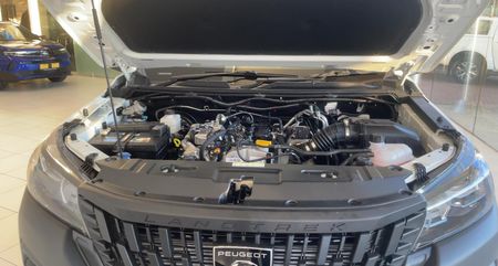 2026-Peugeot-Landtrek-19D-Professional-Single-Cab_13