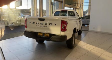 2026-Peugeot-Landtrek-19D-Professional-Single-Cab_3