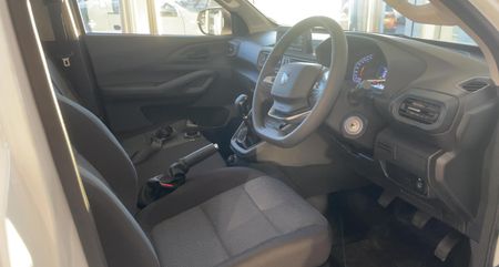 2026-Peugeot-Landtrek-19D-Professional-Single-Cab_8