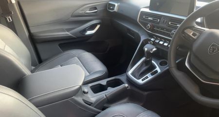 2026-Peugeot-Landtrek-19D-Allure-Double-Cab-Auto_12