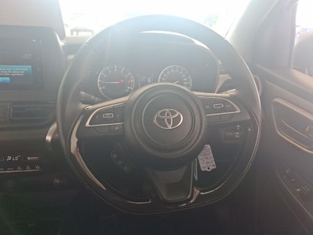 2025-Toyota-Starlet-Cross-15XS_7