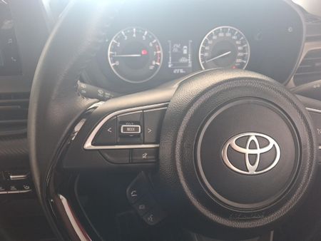 2025-Toyota-Starlet-Cross-15XS_8