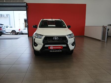 2025-Toyota-Hilux-24-GD-6-Raised-Body-Raider-Double-Cab_3