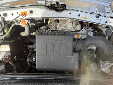 2009-Daihatsu-Sirion-13i_11
