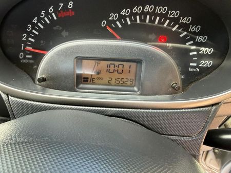 2009-Daihatsu-Sirion-13i_12