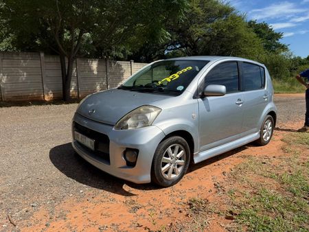 2009-Daihatsu-Sirion-13i_7