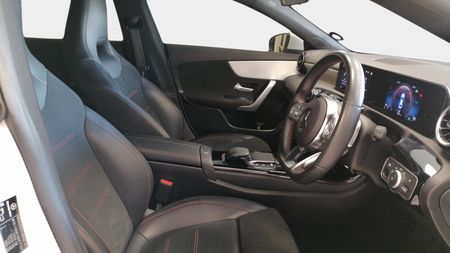 2024-Mercedes-Benz-CLA-200-Progressive-Auto_10