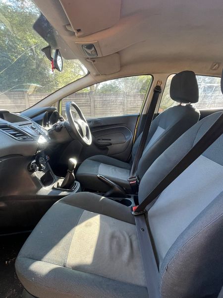 2010-Ford-Fiesta-14i-Ambiente-5-dr_7