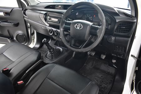 2022-Toyota-Hilux-24-GD-Single-Cab_10
