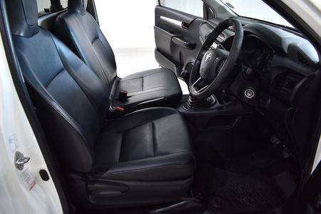 2022-Toyota-Hilux-24-GD-Single-Cab_11
