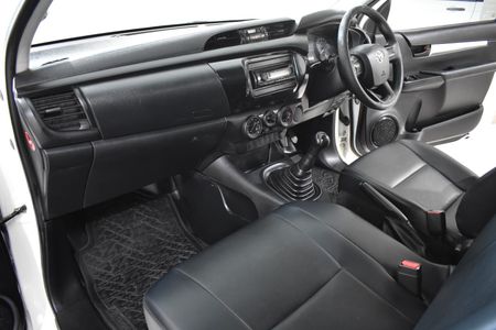 2022-Toyota-Hilux-24-GD-Single-Cab_8