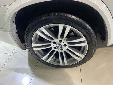 2013-BMW-X5-xDrive30d-Auto_11