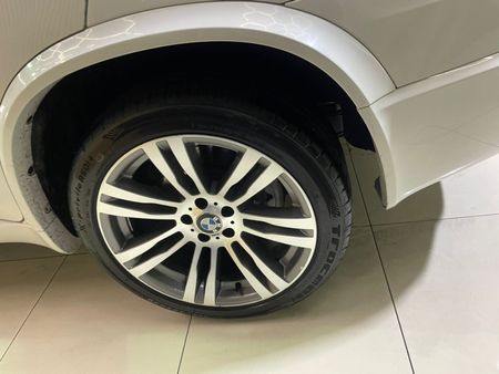 2013-BMW-X5-xDrive30d-Auto_13