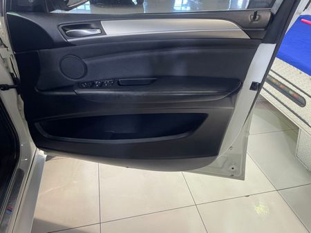 2013-BMW-X5-xDrive30d-Auto_25