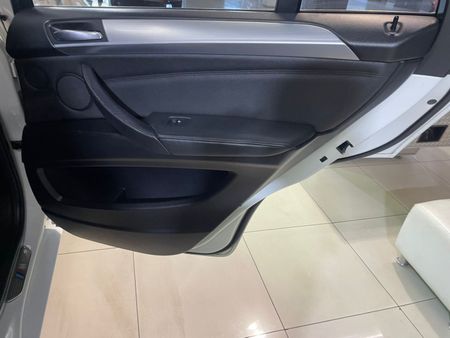 2013-BMW-X5-xDrive30d-Auto_27