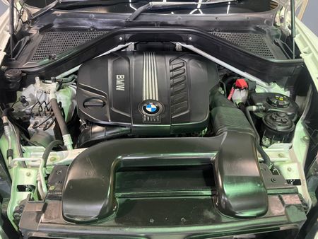 2013-BMW-X5-xDrive30d-Auto_32