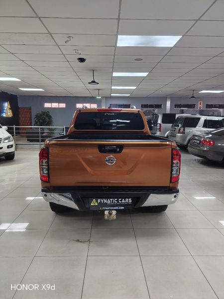 2017-Nissan-Navara-23D-LE-4x4-Auto-Double-Cab_4
