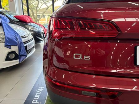 2018-Audi-Q5-20-TDI-quattro-Auto-40-TDI_9