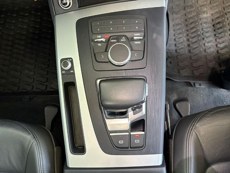 2018-Audi-Q5-20-TDI-quattro-Auto-40-TDI_30