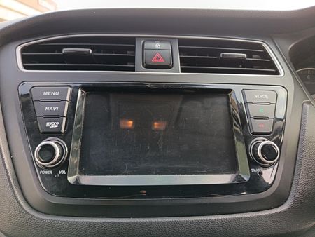 2020-Hyundai-i20-12-Motion_19