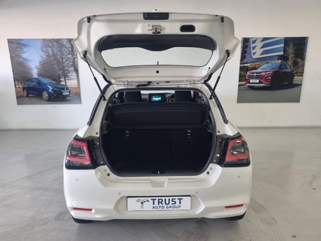 2026-Suzuki-Swift-12-GL_9