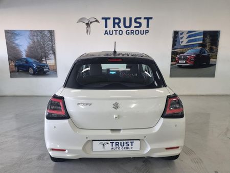 2026-Suzuki-Swift-12-GL_10