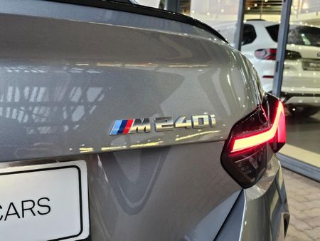 2026-BMW-2-Series-M240i-Auto_4