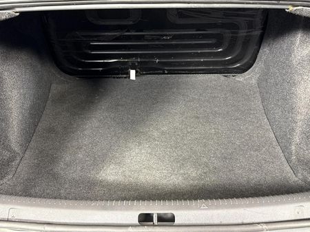 2011-Volkswagen-Polo-Vivo-16-Trendline_13