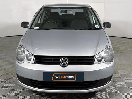 2011-Volkswagen-Polo-Vivo-16-Trendline_14