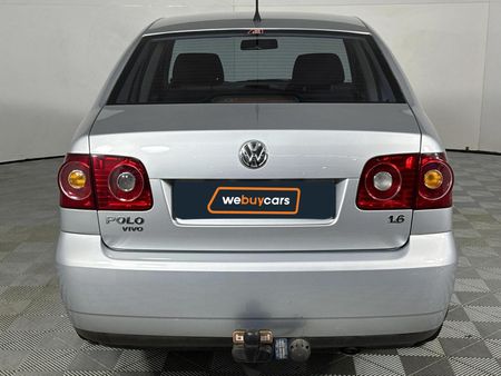 2011-Volkswagen-Polo-Vivo-16-Trendline_17