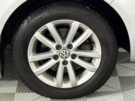 2011-Volkswagen-Polo-Vivo-16-Trendline_5