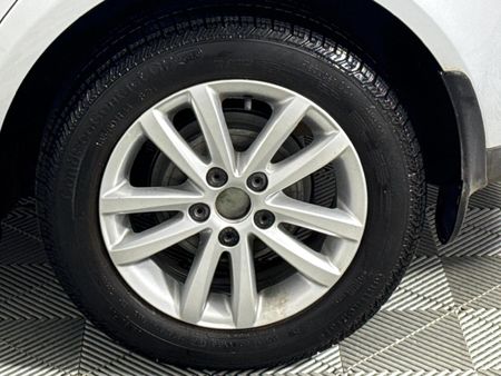 2011-Volkswagen-Polo-Vivo-16-Trendline_6