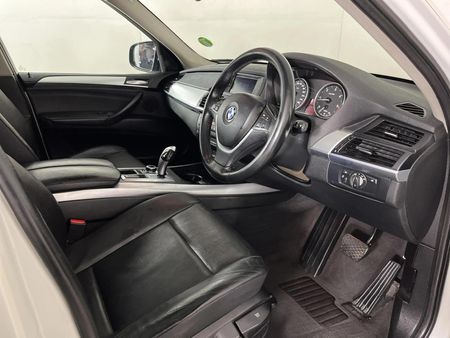 2013-BMW-X5-xDrive30d-Exclusive-Auto_9
