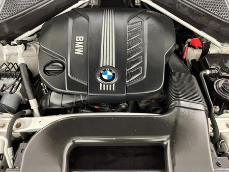 2013-BMW-X5-xDrive30d-Exclusive-Auto_12